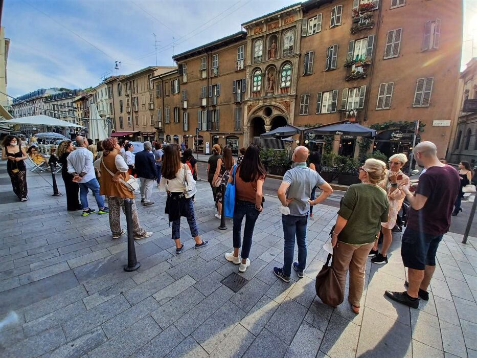 Visita Guidata di Brera: Un Tour tra Sacro e Profano Visita Guidata di Brera: Un Tour tra Sacro e Profano desktop picture