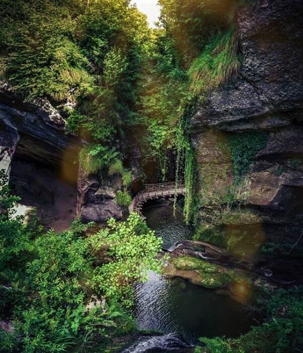 Escursione alle Grotte del Caglieron, tra Cascate e Scenari Mozzafiato - MATTINA Escursione alle Grotte del Caglieron, tra Cascate e Scenari Mozzafiato - MATTINA desktop picture
