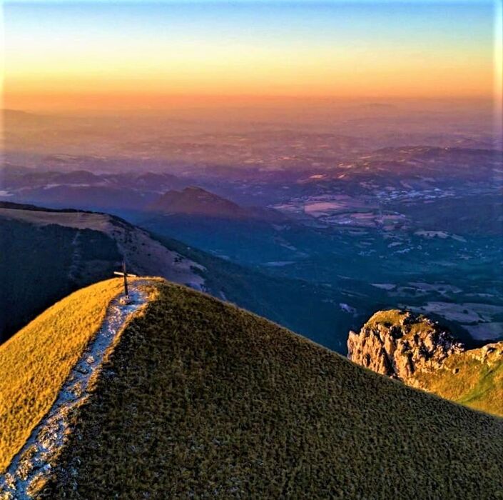 La Fonte dell’Aquila e la magia del Tramonto a Pizzo Meta La Fonte dell’Aquila e la magia del Tramonto a Pizzo Meta desktop picture