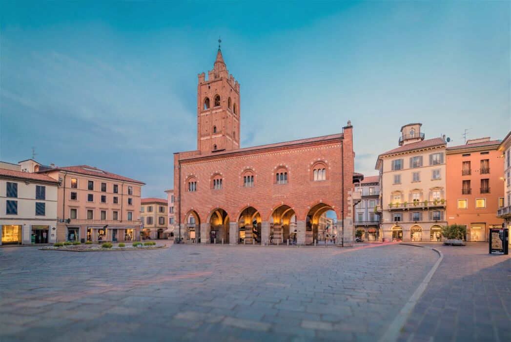 Tour guidato di Monza: da Villa Reale al centro storico Tour guidato di Monza: da Villa Reale al centro storico desktop picture