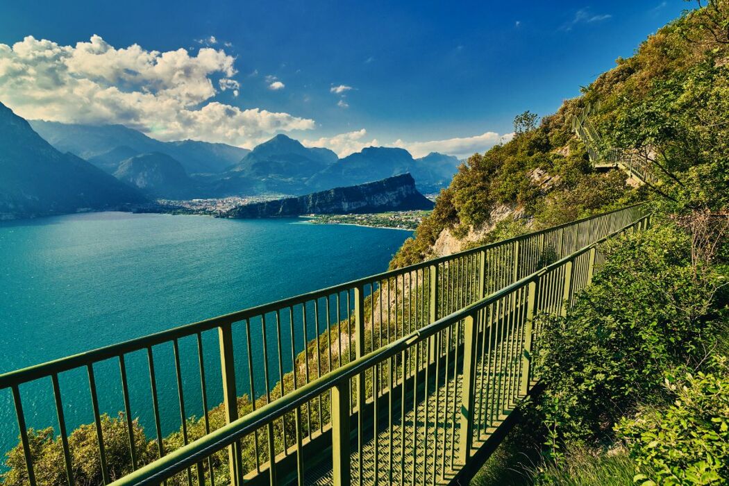 L'affascinante Scalinata Panoramica di Busatte-Tempesta L'affascinante Scalinata Panoramica di Busatte-Tempesta desktop picture