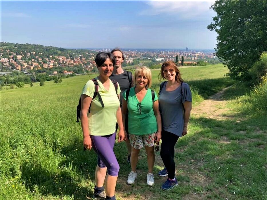 Escursione nei Gessi Bolognesi al tramonto: quando il mare evaporò Escursione nei Gessi Bolognesi al tramonto: quando il mare evaporò desktop picture