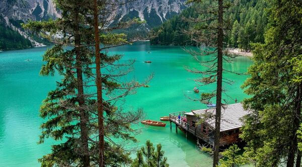 Event card Un Fine Settimana nelle Dolomiti: il Lago di Braies e gli incantevoli Scenari Alpini cover image