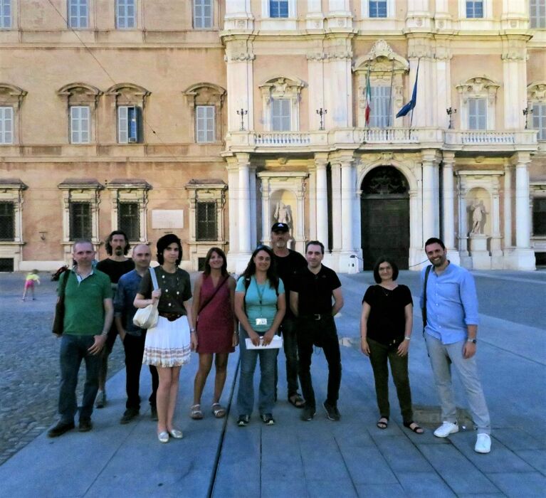Passeggiata Serale a Modena, la Città Estense d’Acqua e di Pietra Passeggiata Serale a Modena, la Città Estense d’Acqua e di Pietra desktop picture