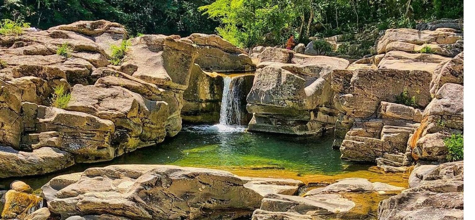 Trekking Lungo i Magici Canaloni del Torrente Farma Trekking Lungo i Magici Canaloni del Torrente Farma desktop picture