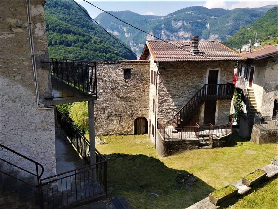 Escursione al Lago del Corlo, il Fiordo Norvegese del Veneto Escursione al Lago del Corlo, il Fiordo Norvegese del Veneto desktop picture