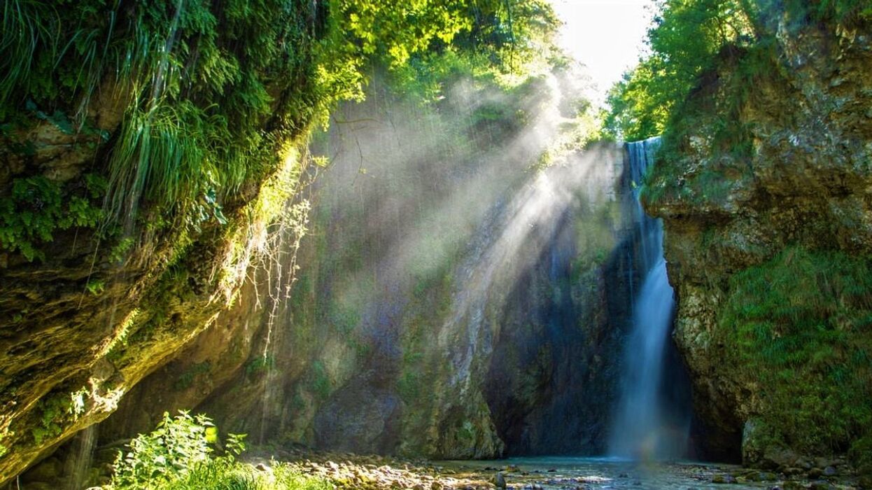 Una Dolce Escursione nella Valle del Rio Cavallo Una Dolce Escursione nella Valle del Rio Cavallo desktop picture