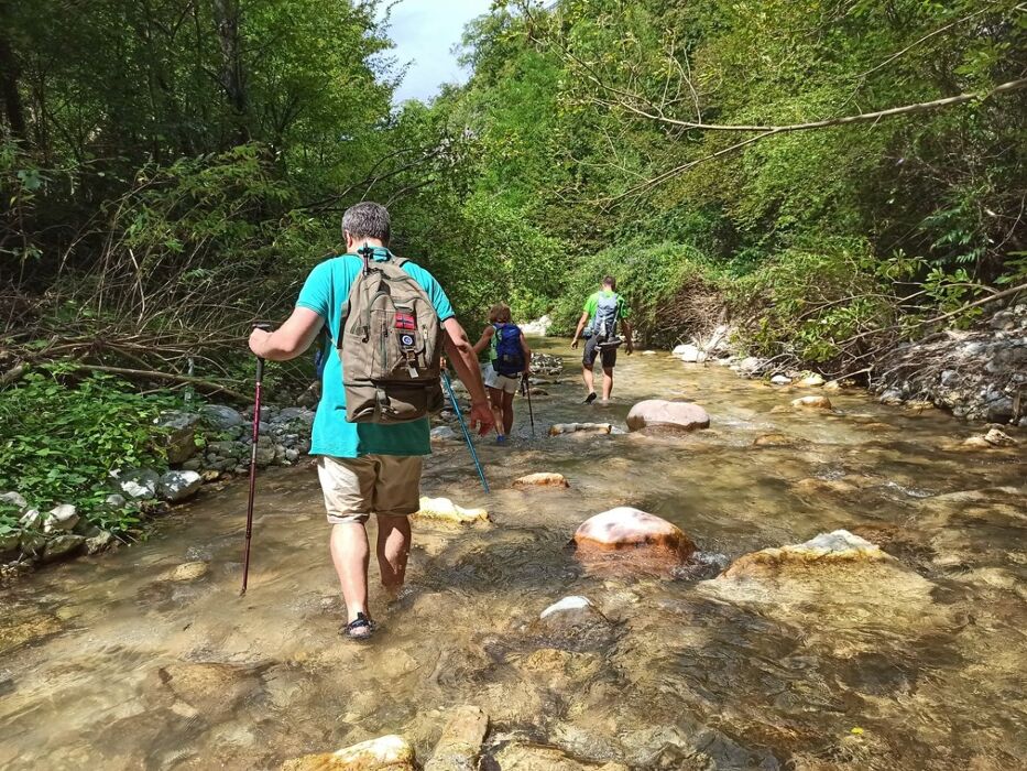Una Dolce Escursione nella Valle del Rio Cavallo Una Dolce Escursione nella Valle del Rio Cavallo desktop picture