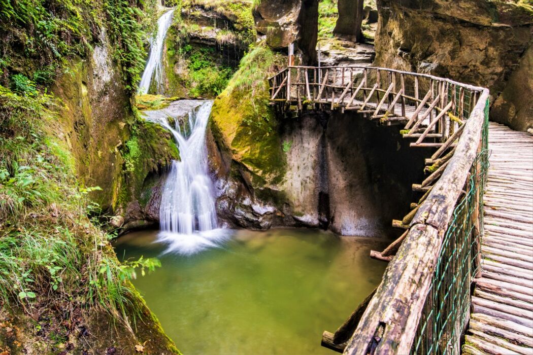 Meeters & Gengle: Escursione con figli alle Grotte del Caglieron Meeters & Gengle: Escursione con figli alle Grotte del Caglieron desktop picture