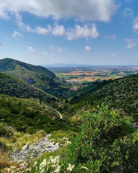 Trekking sui Monti Pisani fino all'Antico Eremo della Spelonca Trekking sui Monti Pisani fino all'Antico Eremo della Spelonca desktop picture