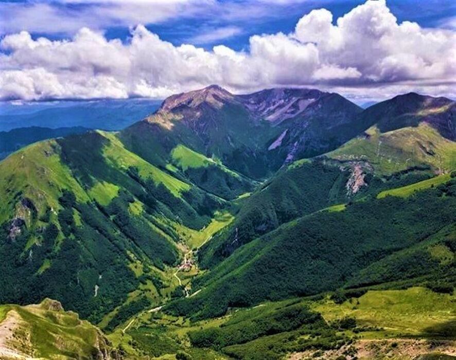 Quattro Giorni alla Scoperta dei Monti Sibillini Quattro Giorni alla Scoperta dei Monti Sibillini desktop picture