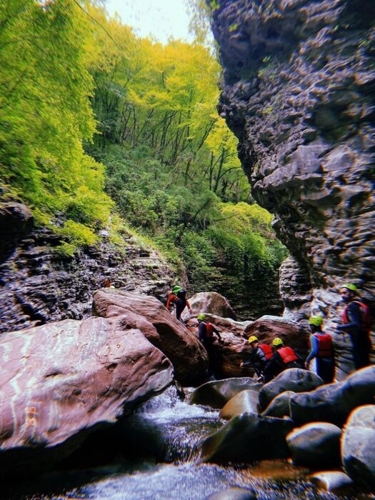 Avventura Fluviale tra le Gole degli Stretti di Giaredo Avventura Fluviale tra le Gole degli Stretti di Giaredo desktop picture