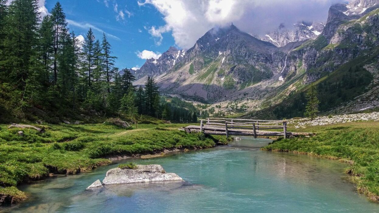 Un Paradiso Naturale: Camminata tra la Val Buscagna e il Lago Nero Un Paradiso Naturale: Camminata tra la Val Buscagna e il Lago Nero desktop picture