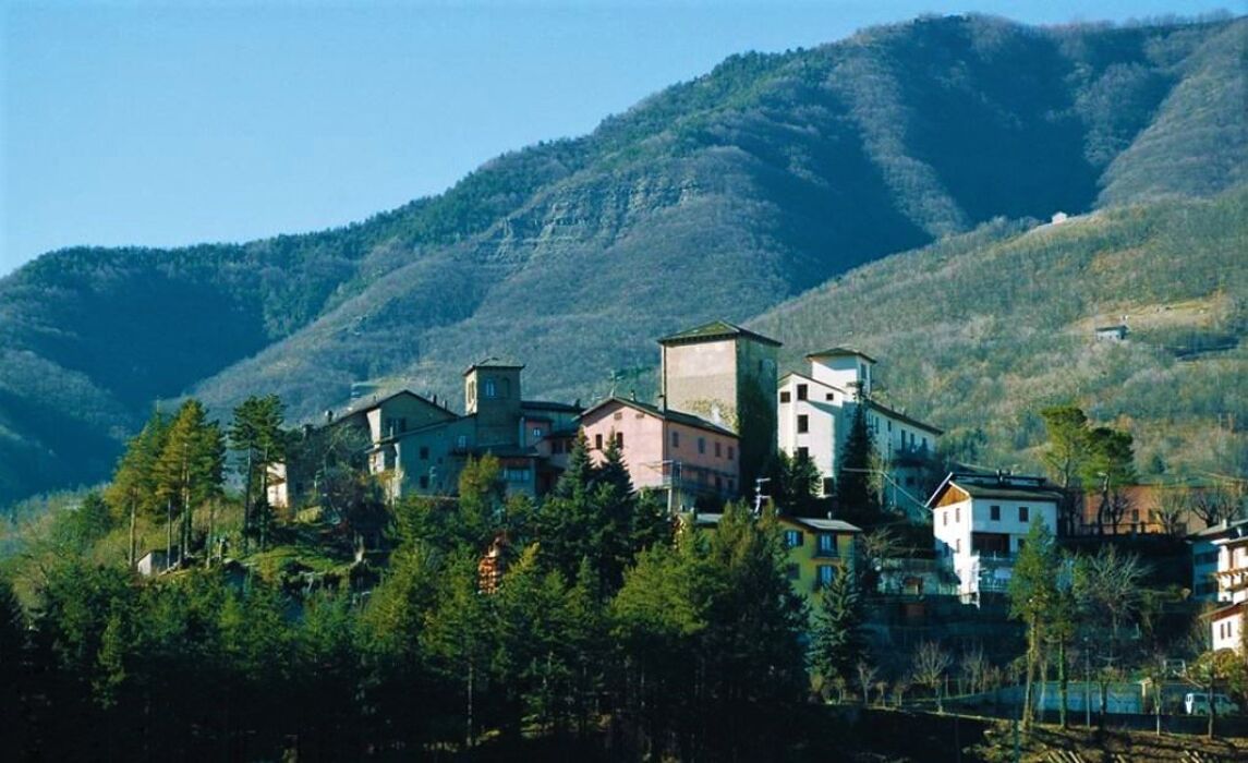 Trekking nel Modenese: Fanano e la Via Romea Trekking nel Modenese: Fanano e la Via Romea desktop picture