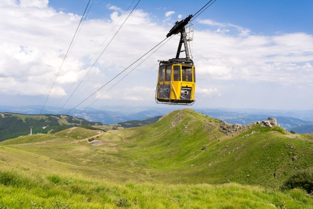 Trekking ad alta quota: il maestoso Monte Cimone Trekking ad alta quota: il maestoso Monte Cimone desktop picture