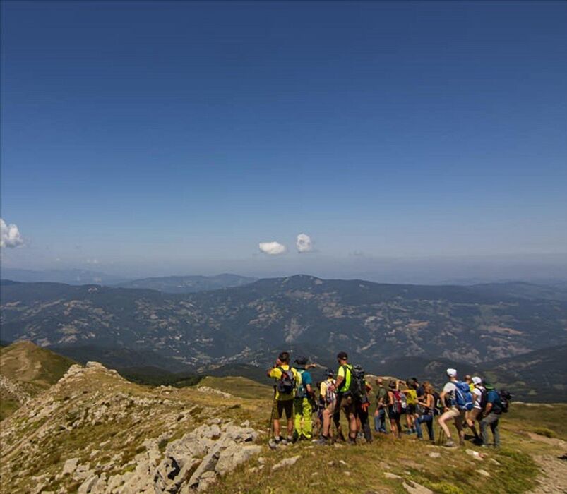 Trekking ad alta quota: il maestoso Monte Cimone Trekking ad alta quota: il maestoso Monte Cimone desktop picture
