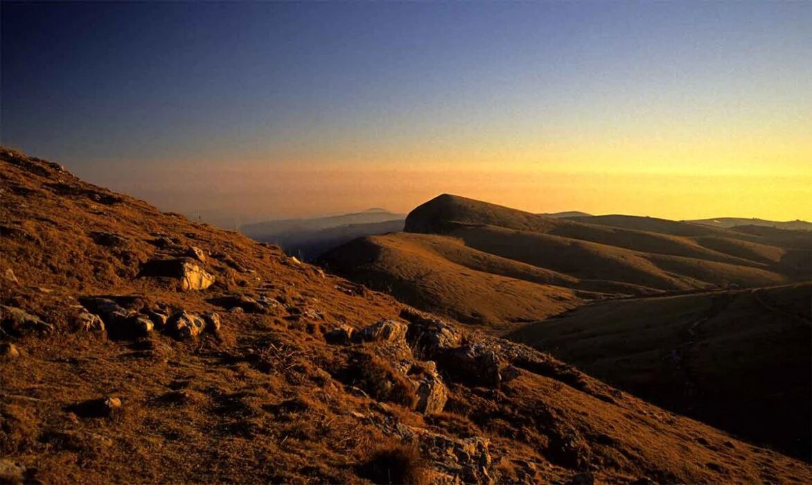Da Passo Fittanze al Corno d’Aquilio: i magici sentieri della Lessinia Da Passo Fittanze al Corno d’Aquilio: i magici sentieri della Lessinia desktop picture
