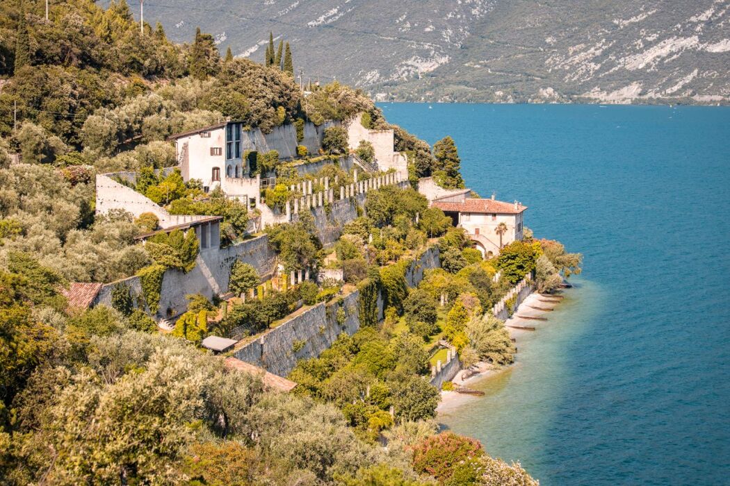 Una Passeggiata a Limone sul Garda, tra Profumi e Scorci Mozzafiato Una Passeggiata a Limone sul Garda, tra Profumi e Scorci Mozzafiato desktop picture