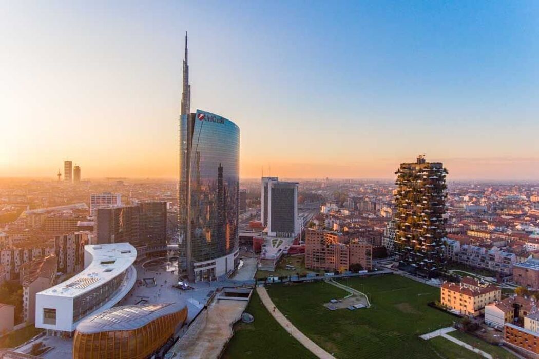 Tour della "Città che sale": Porta Nuova tra Passato, Presente e Futuro Tour della "Città che sale": Porta Nuova tra Passato, Presente e Futuro desktop picture