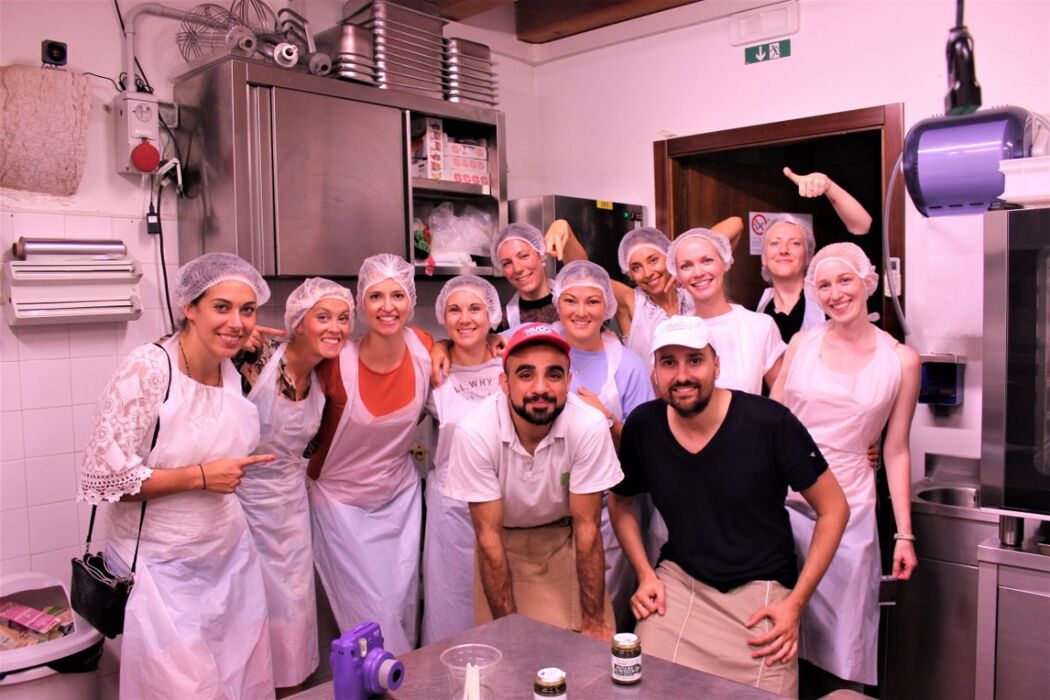 Prepariamo assieme l'Autentico Gelato Artigianale Italiano Prepariamo assieme l'Autentico Gelato Artigianale Italiano desktop picture