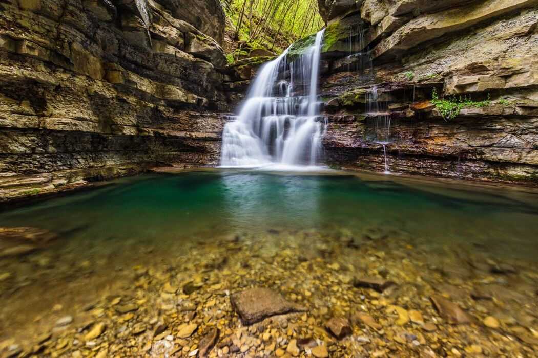 Trekking da Badia Moscheta alle fragorose Cascate del Rio Rovigo Trekking da Badia Moscheta alle fragorose Cascate del Rio Rovigo desktop picture