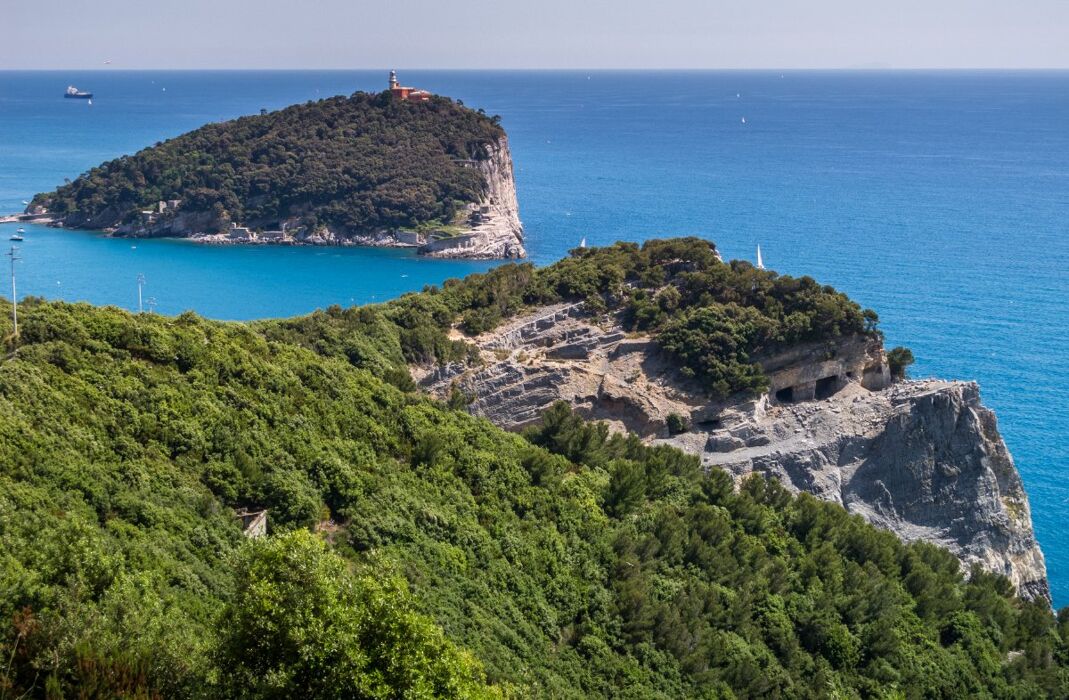 L'Anello dell'Isola Palmaria: Perla del Golfo dei Poeti L'Anello dell'Isola Palmaria: Perla del Golfo dei Poeti desktop picture