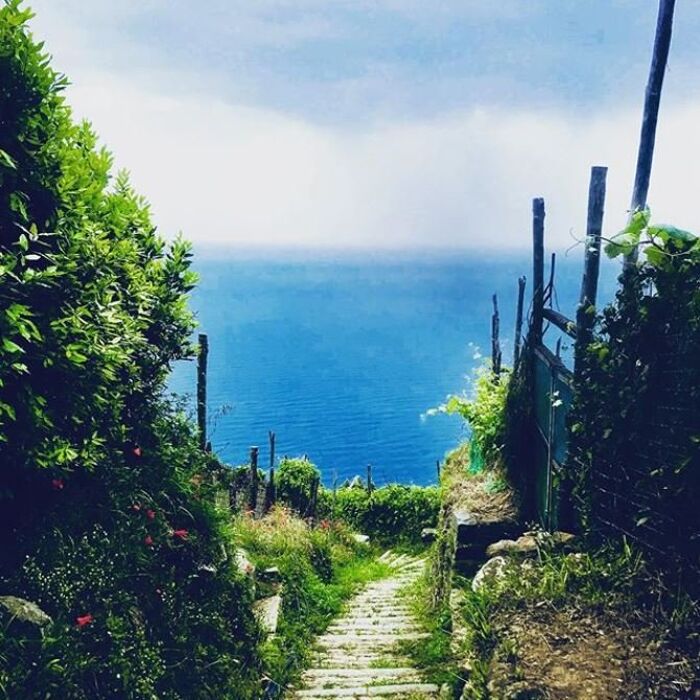 Una Camminata nella Riviera Ligure: L'Incontaminata Spiaggia del Persico - MATTINA Una Camminata nella Riviera Ligure: L'Incontaminata Spiaggia del Persico - MATTINA desktop picture