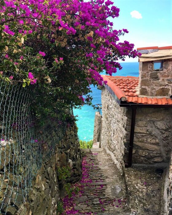 Una Camminata nella Riviera Ligure: L'Incontaminata Spiaggia del Persico - POMERIGGIO Una Camminata nella Riviera Ligure: L'Incontaminata Spiaggia del Persico - POMERIGGIO desktop picture