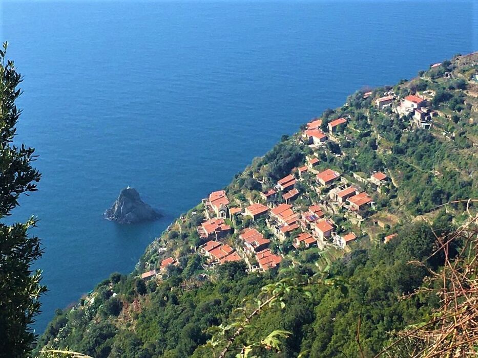 Una Camminata nella Riviera Ligure: L'Incontaminata Spiaggia del Persico - POMERIGGIO Una Camminata nella Riviera Ligure: L'Incontaminata Spiaggia del Persico - POMERIGGIO desktop picture