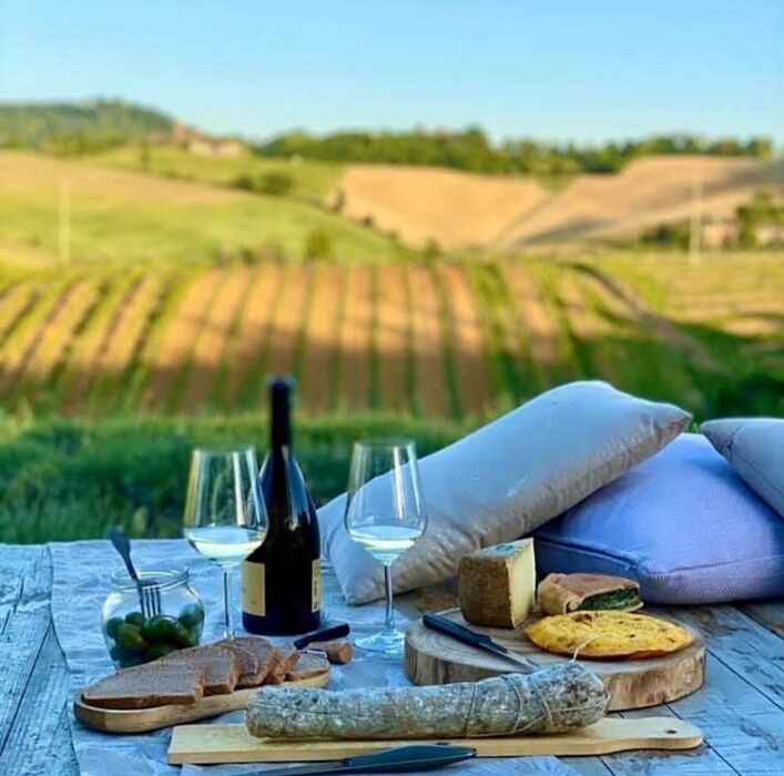 Un Ferragosto da Ricordare: Tra Tigelle, Yoga e Cacce al Tesoro Un Ferragosto da Ricordare: Tra Tigelle, Yoga e Cacce al Tesoro desktop picture