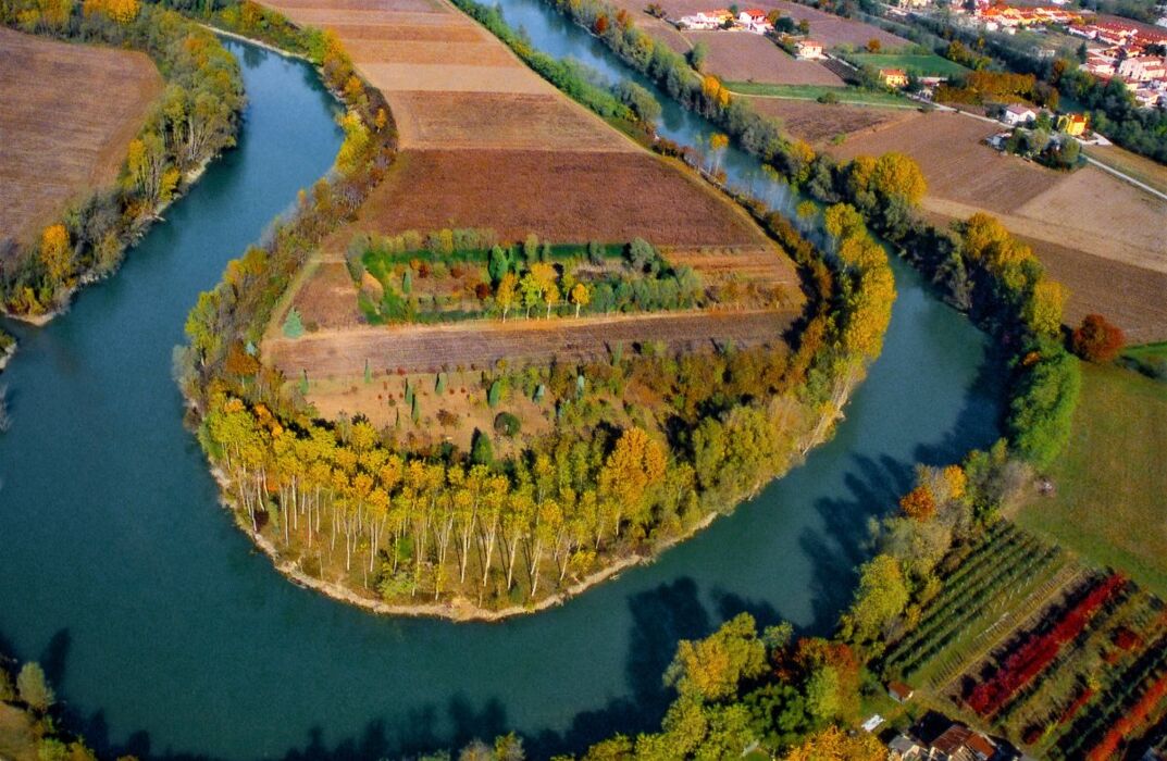 Passeggiando lungo il Fiume Brenta: Tra Curiosità e Leggende Passeggiando lungo il Fiume Brenta: Tra Curiosità e Leggende desktop picture
