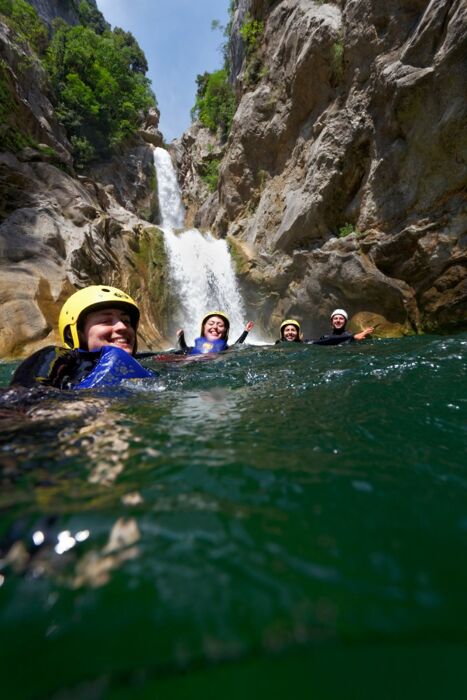 Un Emozionante Canyoning alle Pendici del Monte Rosa Un Emozionante Canyoning alle Pendici del Monte Rosa desktop picture