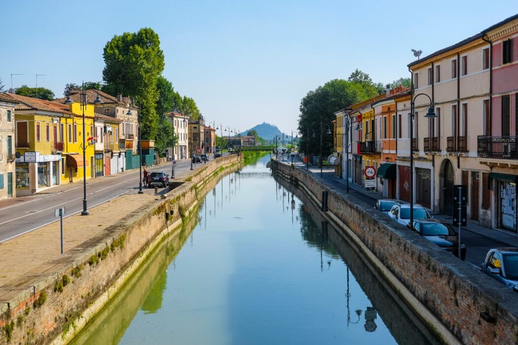 Un Itinerario ricco di Misteri: Da Battaglia Terme al Castello del Catajo Un Itinerario ricco di Misteri: Da Battaglia Terme al Castello del Catajo desktop picture