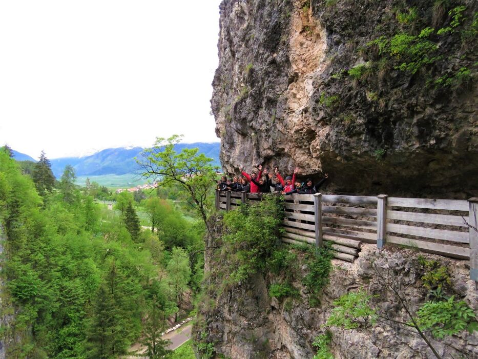Escursione alla Scoperta del Santuario di San Romedio, I Laghi di Coredo e Tavon Escursione alla Scoperta del Santuario di San Romedio, I Laghi di Coredo e Tavon desktop picture