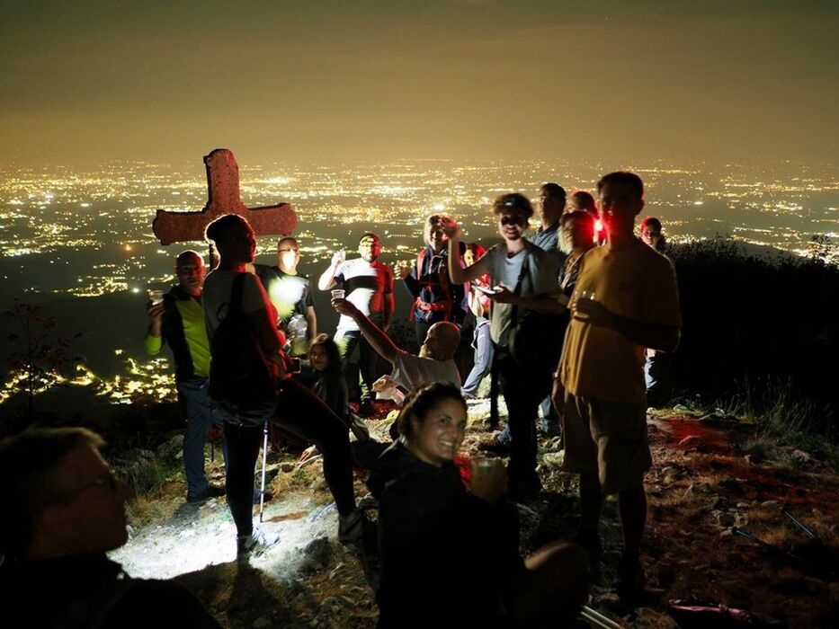 Trekking notturno in Lessinia: il Monte Pastello Trekking notturno in Lessinia: il Monte Pastello desktop picture