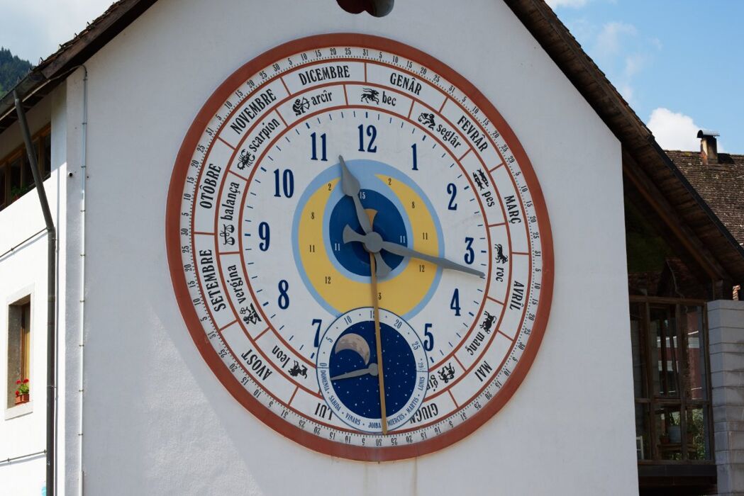 Gli Stravaganti Orologi della Val Pesarina Gli Stravaganti Orologi della Val Pesarina desktop picture