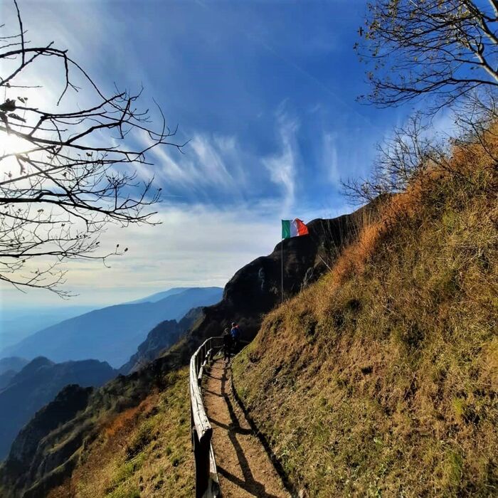 Nido d'Aquila sulle Colline del Prosecco: Il Bivacco ai Loff Nido d'Aquila sulle Colline del Prosecco: Il Bivacco ai Loff desktop picture