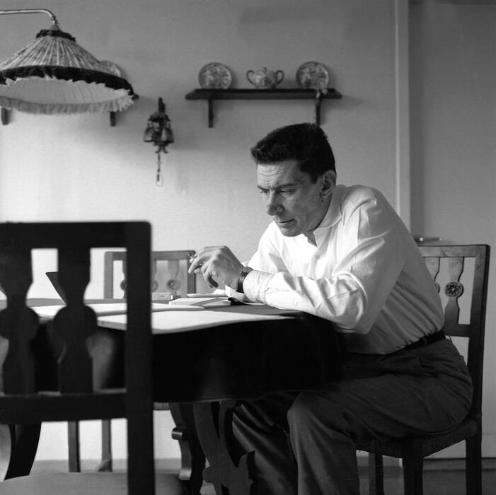 Alba Letteraria: Sulle Tracce di Beppe Fenoglio Alba Letteraria: Sulle Tracce di Beppe Fenoglio desktop picture