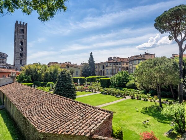 Event card Lucca nel Verde: Spettacolari Giardini, Fontane e Alberi Secolari cover image