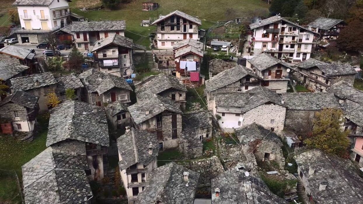 Da Cantoira a Lities: Escursione al Museo a Cielo Aperto Da Cantoira a Lities: Escursione al Museo a Cielo Aperto desktop picture