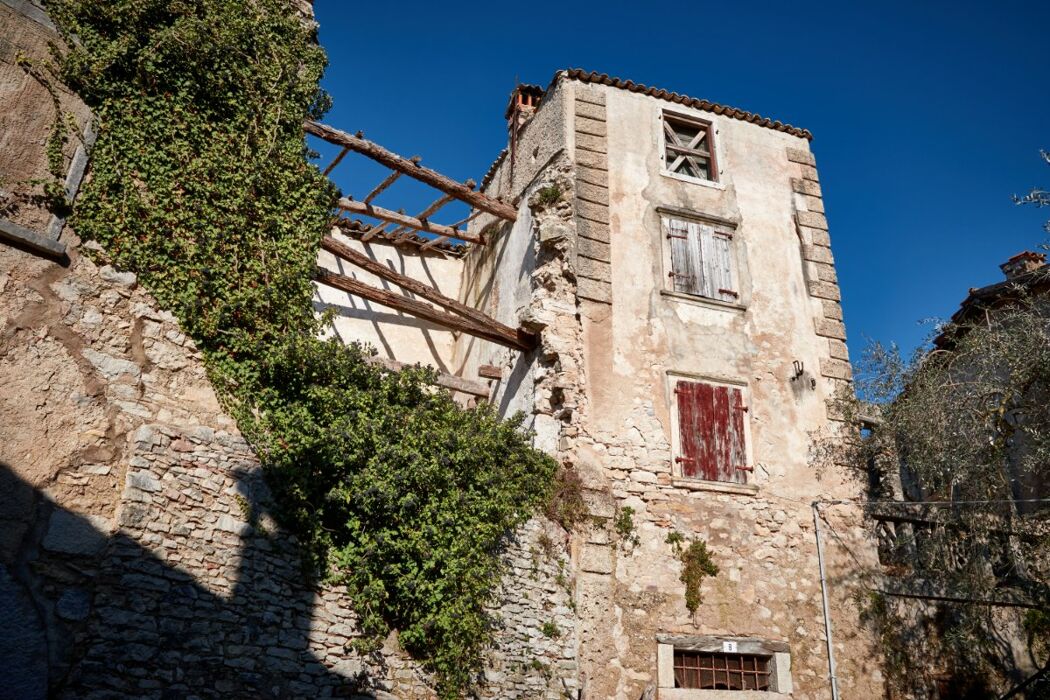 Passeggiata Meditativa Vista Lago alle Pendici del Baldo Passeggiata Meditativa Vista Lago alle Pendici del Baldo desktop picture