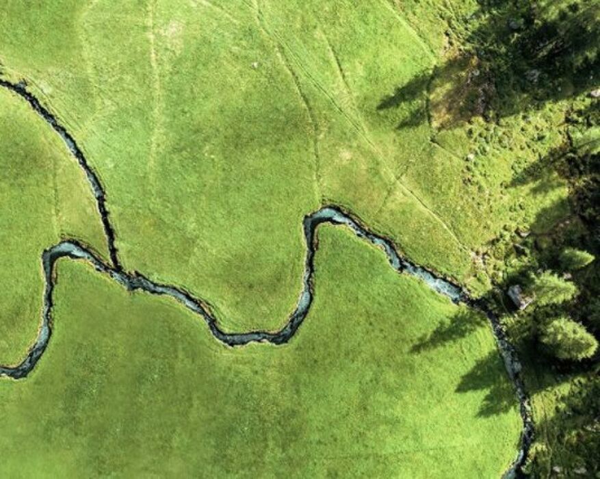 Salita all'Alpe Larecchio: Un Tuffo nell’Incantevole Val Vogna Salita all'Alpe Larecchio: Un Tuffo nell’Incantevole Val Vogna desktop picture