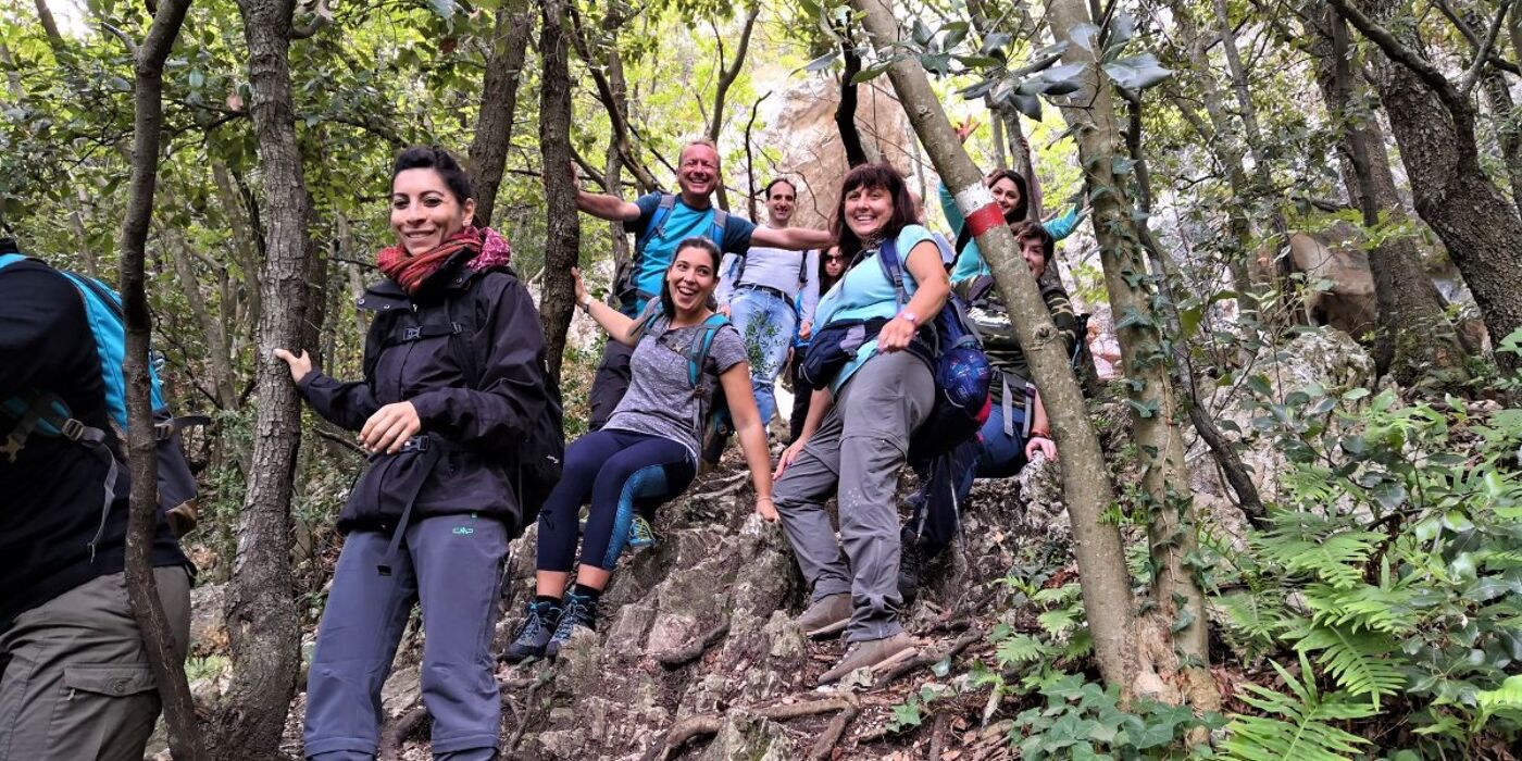 Un Spettacolare Percorso al Foro degli Occhialoni Un Spettacolare Percorso al Foro degli Occhialoni desktop picture