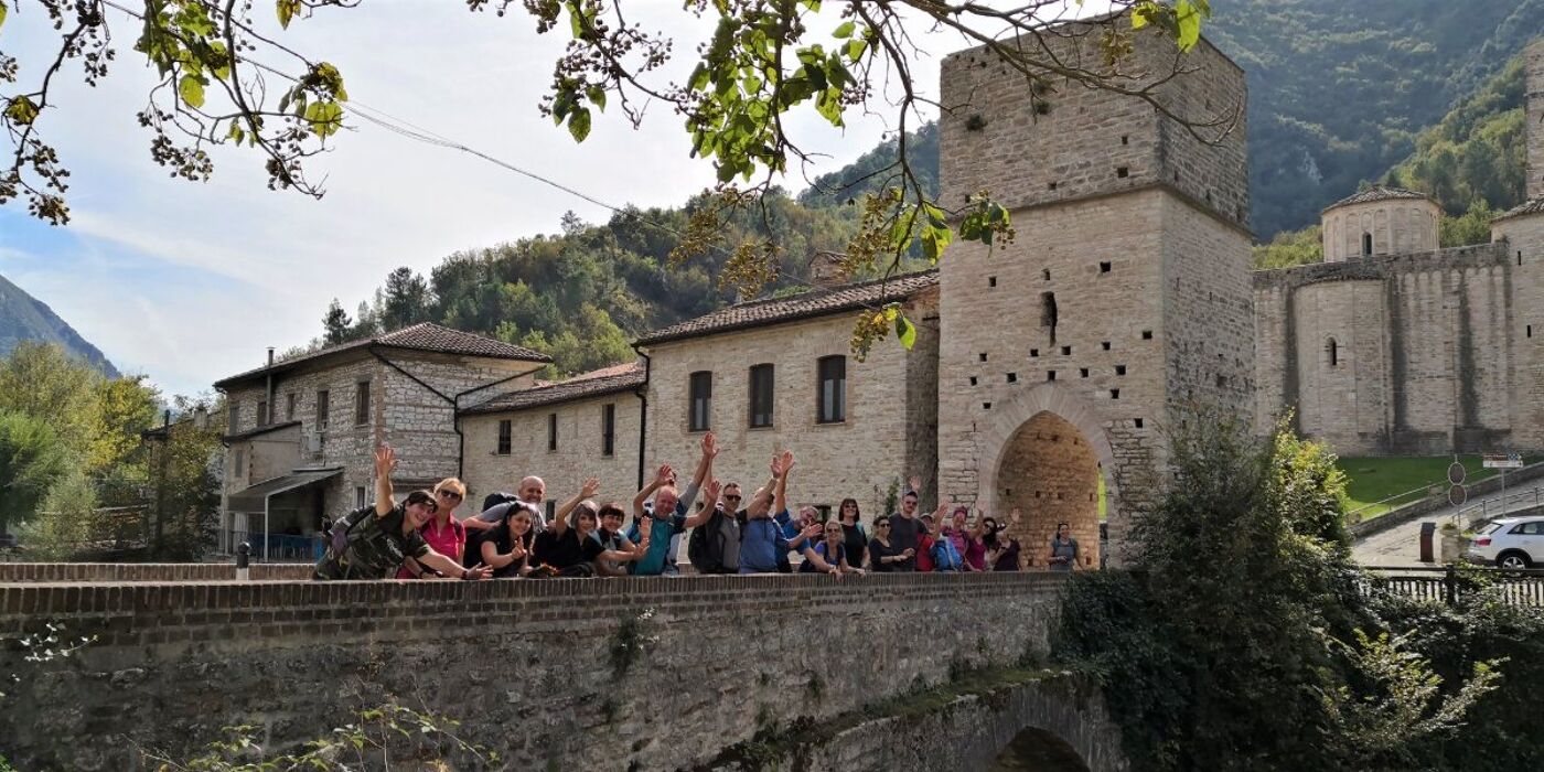 Un Spettacolare Percorso al Foro degli Occhialoni Un Spettacolare Percorso al Foro degli Occhialoni desktop picture