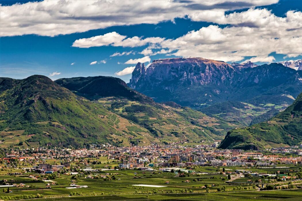 Castelli di Bolzano: Escursione nella Storia con Pranzo Tipico Castelli di Bolzano: Escursione nella Storia con Pranzo Tipico desktop picture