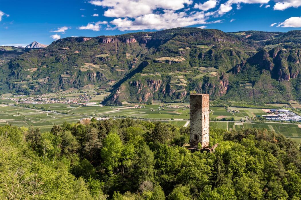 Castelli di Bolzano: Escursione nella Storia con Pranzo Tipico Castelli di Bolzano: Escursione nella Storia con Pranzo Tipico desktop picture