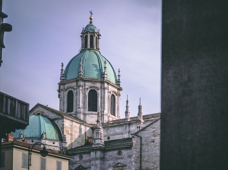 Uscita Interattiva in Inglese: Como, Gioiello del Lago Uscita Interattiva in Inglese: Como, Gioiello del Lago desktop picture