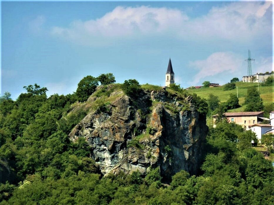 Borghi in Appennino: Trekking lungo i Sentieri di Sassi di Varana Borghi in Appennino: Trekking lungo i Sentieri di Sassi di Varana desktop picture