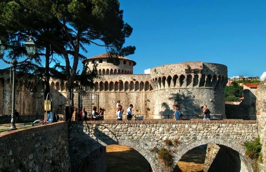 E-Bike Tour dalla Versilia a Luni Antica (E-Bike Inclusa) E-Bike Tour dalla Versilia a Luni Antica (E-Bike Inclusa) desktop picture