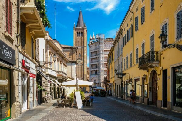 Event card Parma: Tour Guidato tra Storia e Profumi cover image